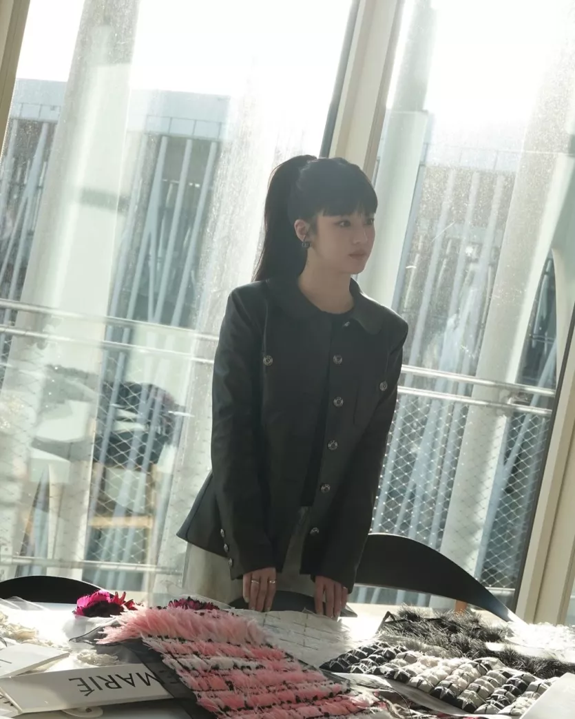 포니테일 가죽자켓 고윤정