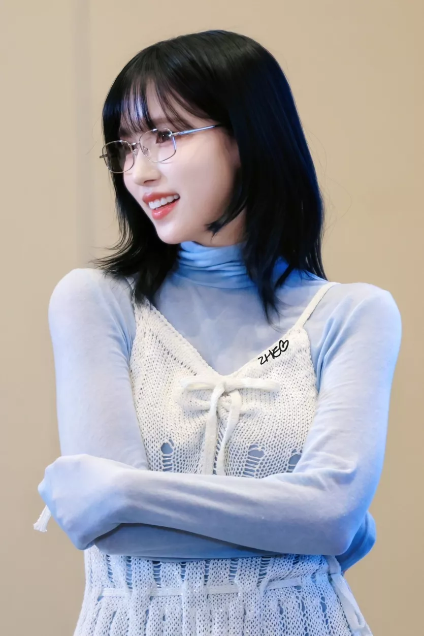 팬미팅 에어 허그하는 트와이스 미나